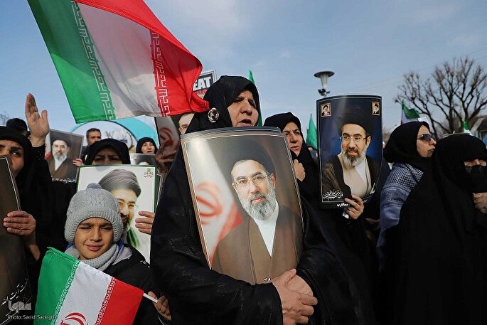 حضور در صحنه و حمایت از رهبری وظیفه‌ ذاتی روحانیون است