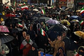 فیلم | خروش مردم انقلابی قم زیر باران بهاری