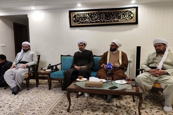 تجلیل ماموستایان کردستان از خانواده شهید رحیمیان در تهران