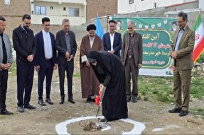 کلنگ‌زنی مدرسه خیرساز ۱۲ کلاسه «نامدار» در ماکو