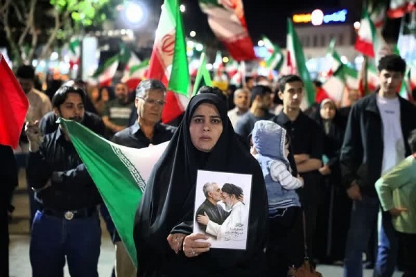 اجتماع مردمی «شبهای اقتدار» در سمنان؛ بیعت مجدد با رهبر انقلاب در روز ملی خلیجفارس اجتماع مردمی «شبهای اقتدار» در سمنان؛ بیعت مجدد با رهبر انقلاب در روز ملی خلیجفارس