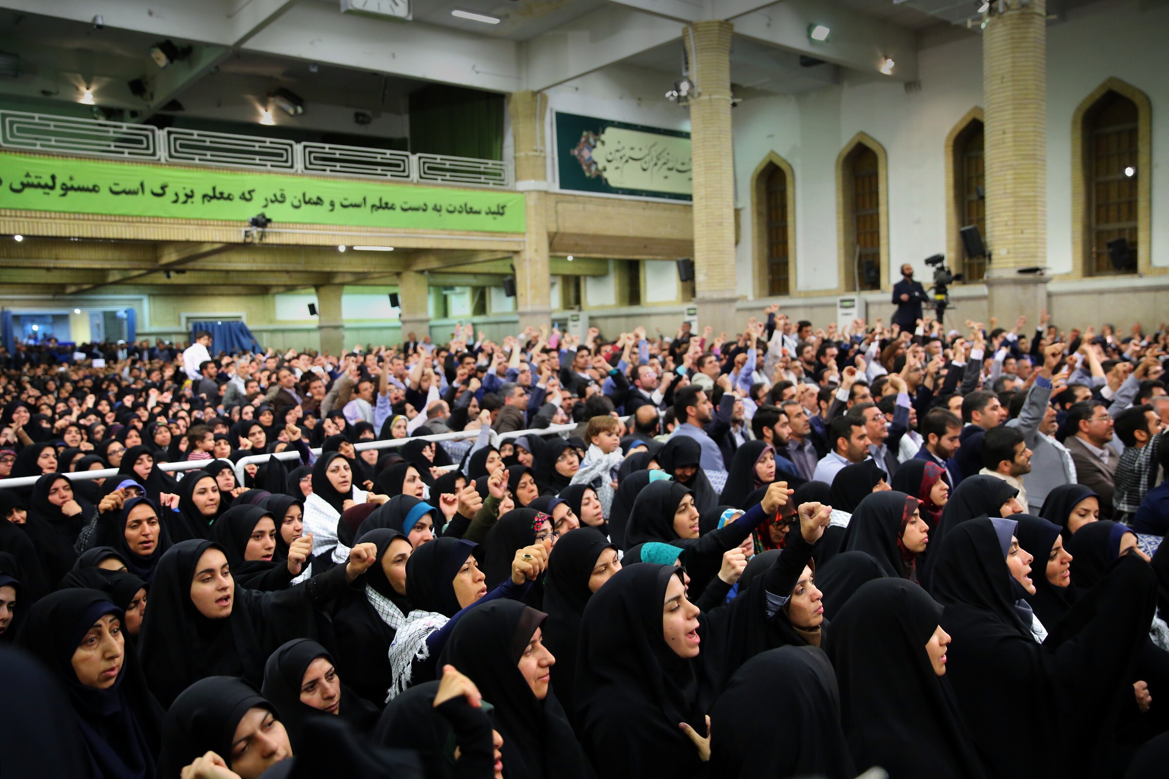 تمدن اسلامی، کشورگشایی نیست؛ تأثیرگذاری فکری بر ملت‌هاست