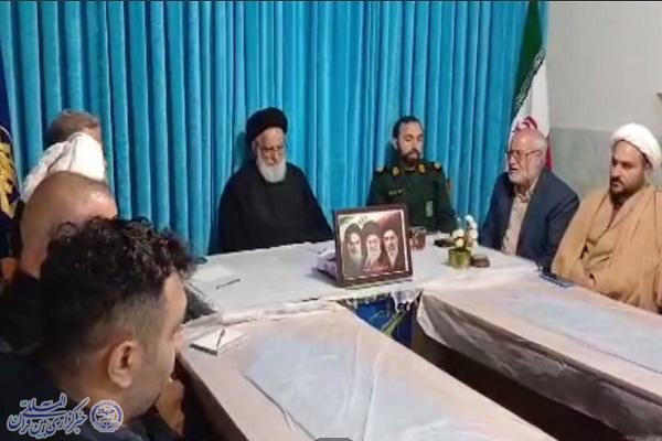 دیدار آیتالله پیشنمازی با خانوادههای شهدای جنگ رمضان و جنگ ۱۲ روزه در بخش دودانگه ساری دیدار آیتالله پیشنمازی با خانوادههای شهدای جنگ رمضان و جنگ ۱۲ روزه در بخش دودانگه ساری