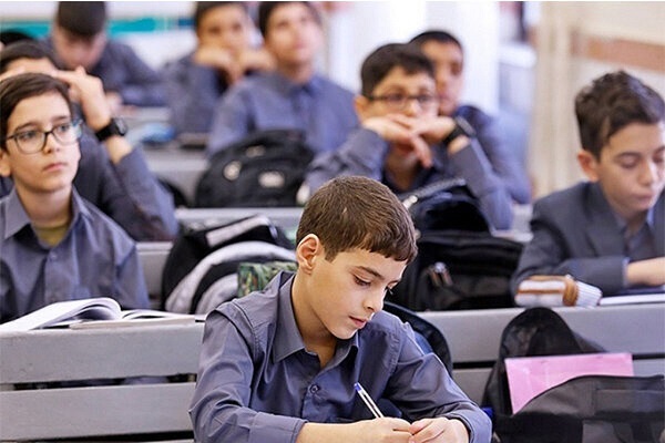 دانش آموزان