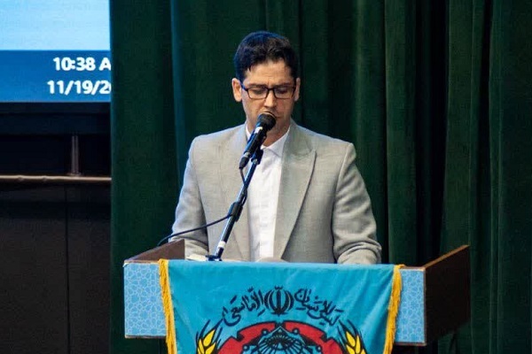 عشق و دلدادگی به کلام وحی، تنها بهانه انجام امور قرآنی در کارخانه