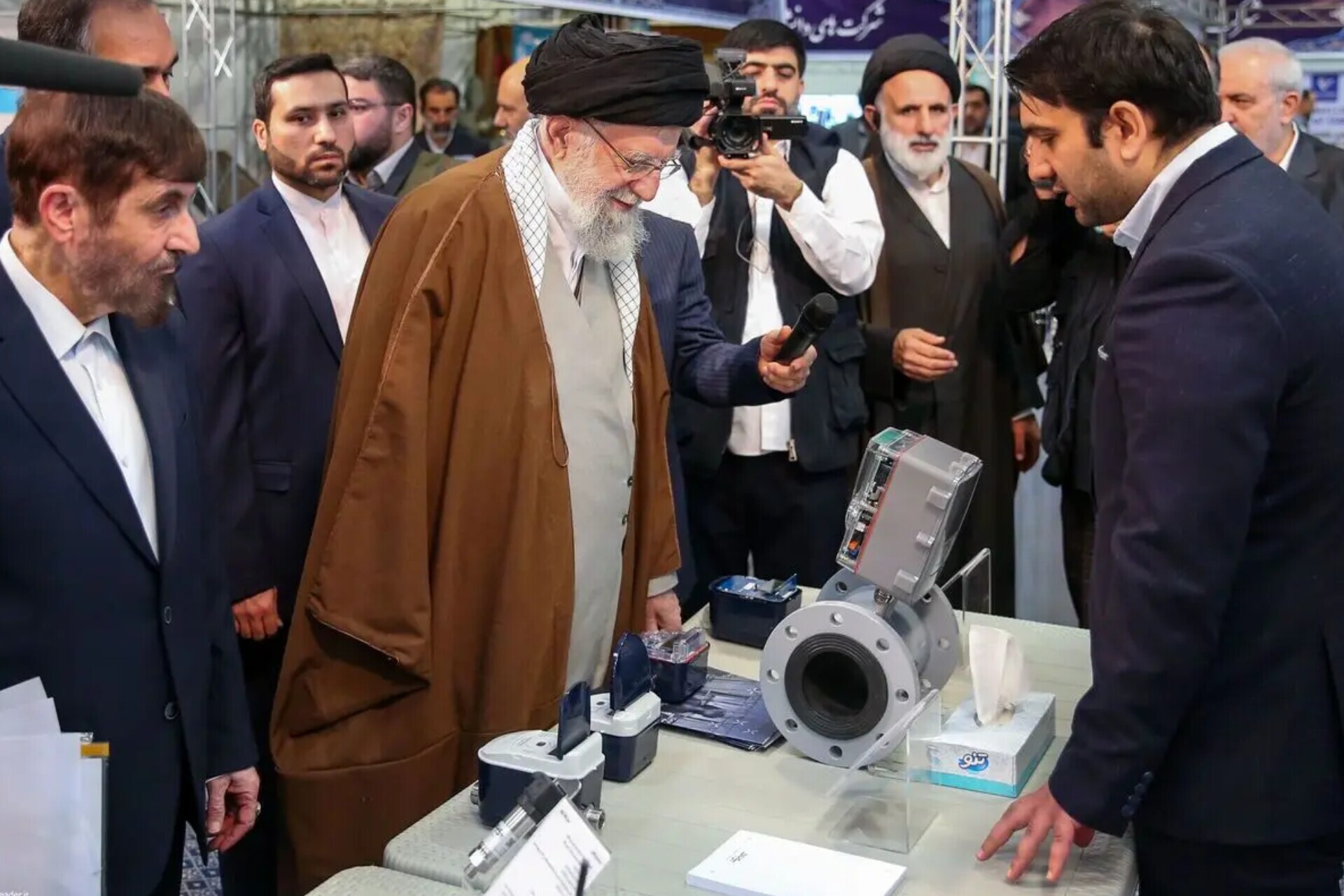 شاخصه‌های استقلال خواهی و عزت طلبی در اندیشه قرآنی امام شهید