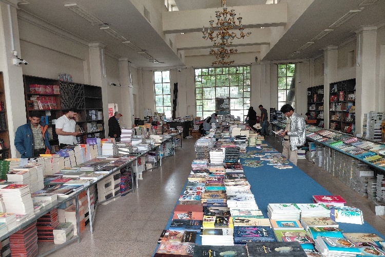 نمایشگاه کتاب