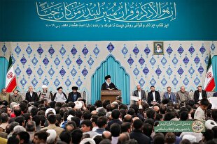 لحظاتی از آخرین دیدار رهبر شهید با جامعه قرآنی + فیلم