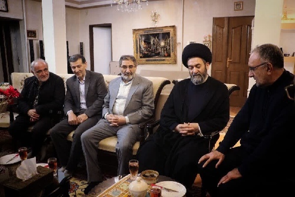 معلمان، اسباب خیر کثیر و پایه‌گذاران تربیت شایسته نسل آینده‌اند 