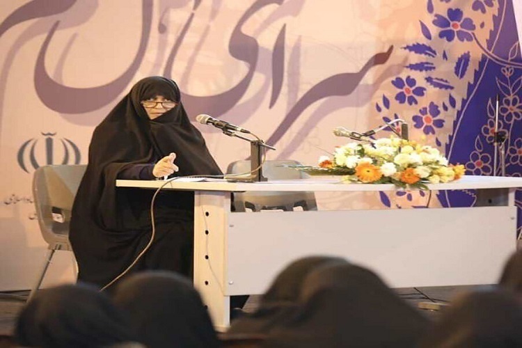 منورسادات شایسته‌خوی، مدیر مدرسه علمیه نرجس (س)