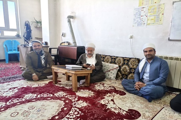 بازدید مسئول مرکز بزرگ اسلامی شهرستان سقز از  مسجد قوخ