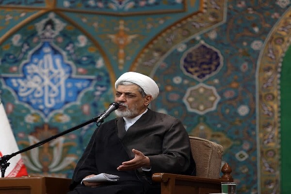 دشمن کارش دشمنی است؛ هرگز نباید دشمن را دوست پنداشت