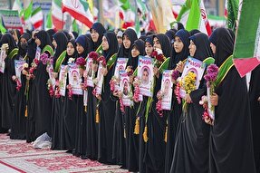 فیلم | اجتماع دختران جان‌فدا در مسجد جمکران