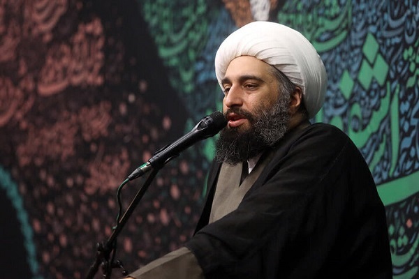 حجت‌الاسلام‌والمسلمین حامد کاشانی،‌ سخنران حرم بانوی کرامت