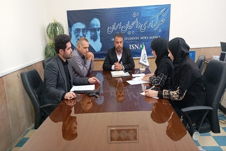 حضور محسن رضایی، قاری بین‌المللی در خبرگزاری‌های ایسنا و ایکنا جهت تجلیل در برنامه ظهر دلنشین