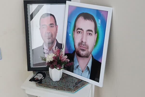 دیدار مسئولان کوهدشت با خانواده شهید فیروز اخویان