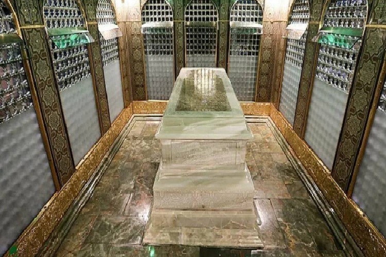 سنگ مزار امام رضا(ع)