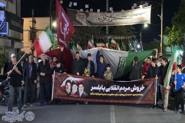 حضور گسترده مردم در هفتاد و دومین اجتماع و راهپیمایی شبانه