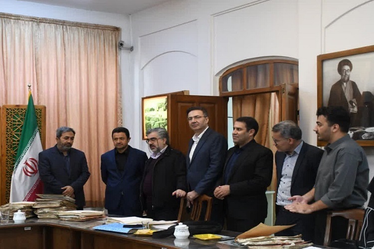 بازدید رئیس دانشگاه تبریز از مرکز اسناد ملی شماغرب کشور بازدید رئیس دانشگاه تبریز از مرکز اسناد ملی شماغرب کشور