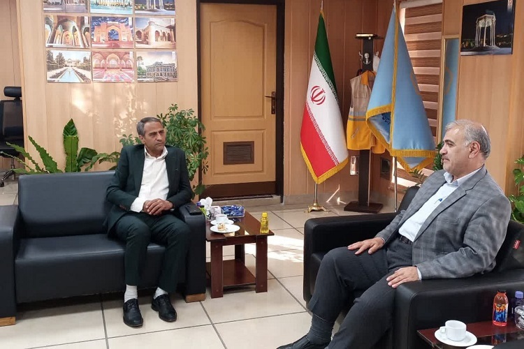 نشست مدیرکل بنیاد مسکن فارس با فرماندار گراش، شیراز