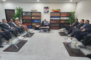 دیدار مدیران بانک کشاورزی با امام جمعه بندرعباس