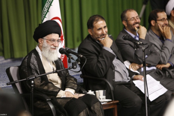 دیدار شاعران با رهبر شهید انقلاب