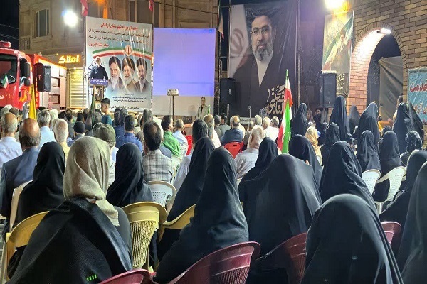 محمد جواد کولیوند استاندار سمنان در جمع مردم آرادان در شبهای اقتدار محمد جواد کولیوند استاندار سمنان در جمع مردم آرادان در شبهای اقتدار