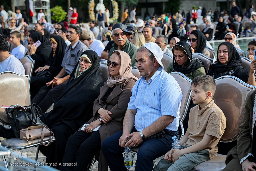 آیین بزرگداشت فردوسی در جوار آرامگاه این شاعر بزرگ ایرانی