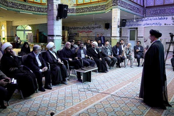 پزشکیان در بازدید میدانی از اجرای طرح «حکمرانی محلهمحور و مسجدمحور» پزشکیان در بازدید میدانی از اجرای طرح «حکمرانی محلهمحور و مسجدمحور»