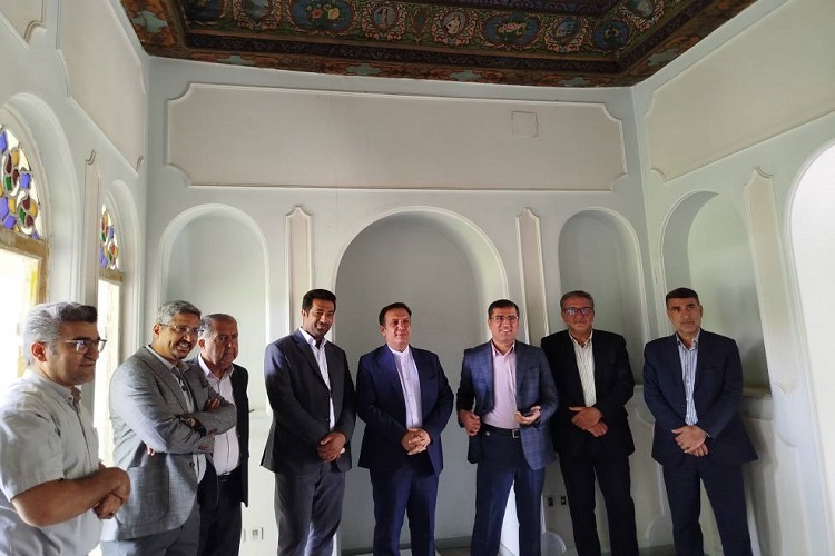 بازدید معاون گردشگری استانداری فارس از باغ ارم شیراز