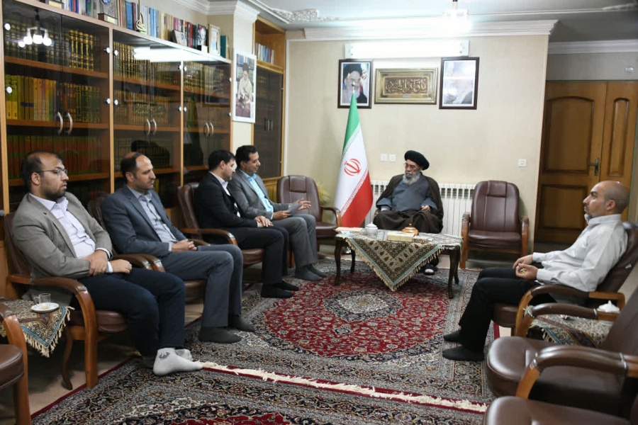 دیدار امام جمعه اصفهان با مدیرکل آموزش و پرورش استان