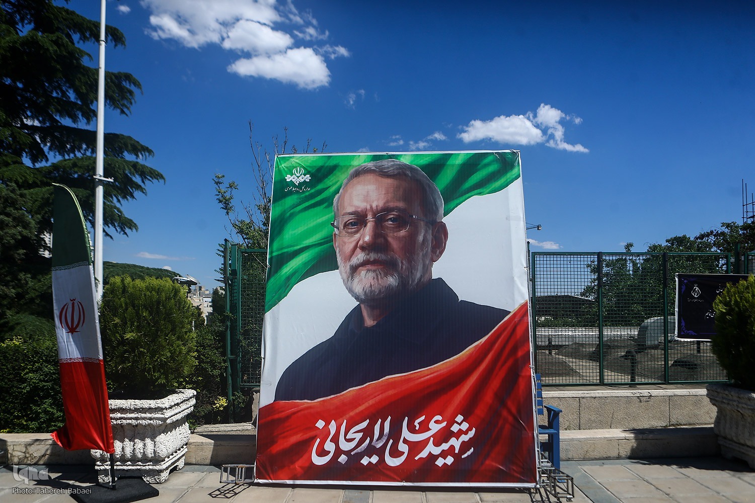 در حال تکمیل /////شهید لاریجانی از معماران رسانه انقلاب اسلامی بود
