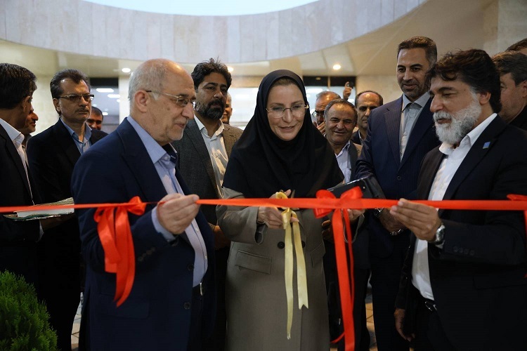 افتتاح دبیرخانه دائمی رویداد علمی ـ فرهنگی «هویت» در آرامگاه سعدی