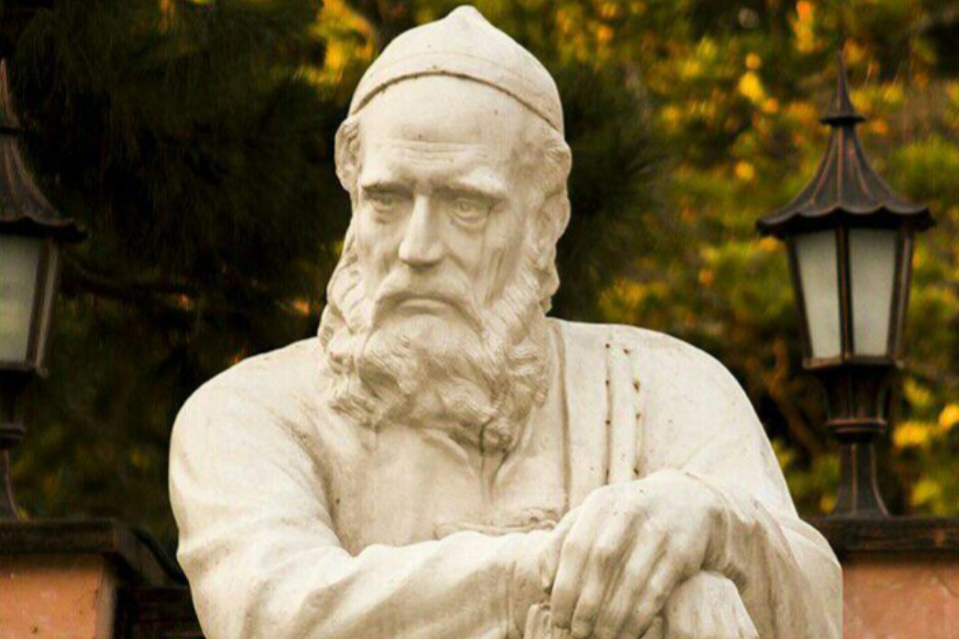 رباعیات خیام محصول انسانِ پس از چهل‌سالگی است