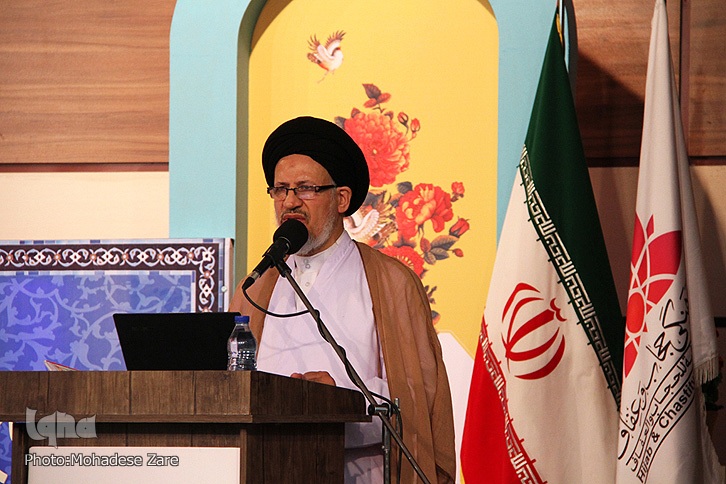حجت‌الاسلام و المسلمین سیدمحمدمحسن دعایی، مدیر مؤسسه مطالعات راهبردی علوم و معارف اسلام و مدرس حوزه علمیه