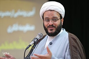 مرزبانی که با «تفسیر نمونه» و «مکتب اسلام» برای دین شبکه‌سازی کرد