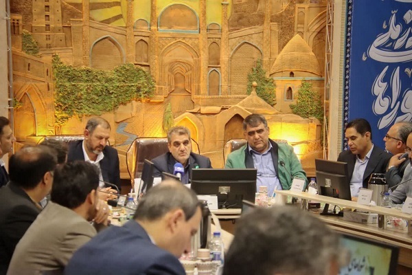 همایش بزرگداشت شوراهای استان با حضور محمد جواد کولیوند استاندار سمنان در سالن شهرداری سمنان