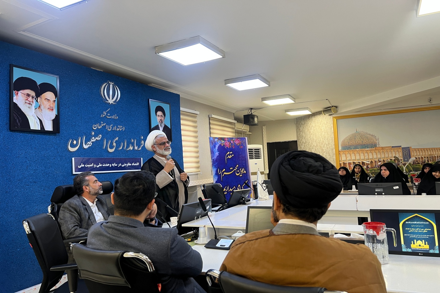 نشست هماهنگی بین ارکان مسجد با هدف تحقق مسجد تراز اسلامی