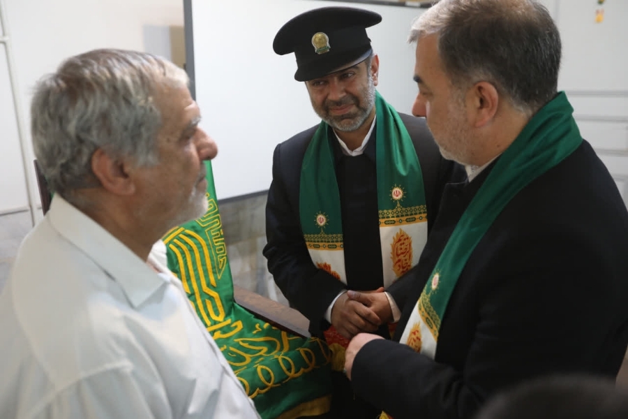 خدام رضوی از مربی قرآن یزدی تجلیل کردند