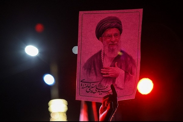 انتشار یکشنبه 6 اردیبهشت////// از افزایش تاب‌آویر اجتماعی به زبان هنر تا تولید قطعه‌ای در رثای رهبر شهید توسط ارکستر بنیاد