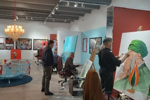 انتشار یکشنبه 6 اردیبهشت////// از افزایش تاب‌آویر اجتماعی به زبان هنر تا تولید قطعه‌ای در رثای رهبر شهید توسط ارکستر بنیاد