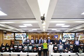 تقدیر از خانواده‌های شهدا زیر نور پرچم رضوی در خوی