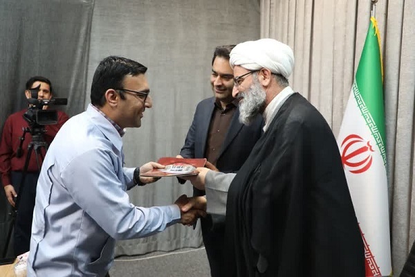 حجت‌الاسلام والمسلمین مطیعی  در دیدار با مدیرعامل شرکت توزیع نیروی برق استان سمنان