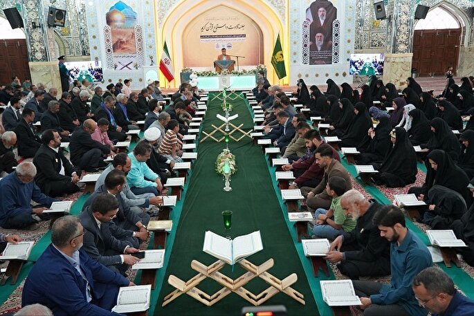 جلسه تلاوت و استماع قرآن در طبس با حضور قاریان چهار استان برگزار شد + عکس