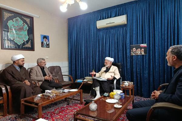 دیدار آیت‌الله قربانعلی دری نجف‌آبادی، نماینده ولی فقیه در استان مرکزی با مهدی عبادی مدیرکل کمیته امداد استان