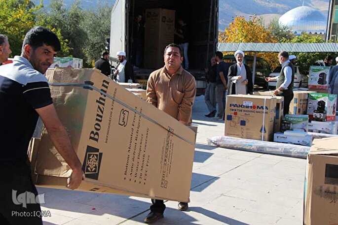 توزیع جهیزیه میان نوعروسان تحت حمایت کمیته امداد چهارمحال‌و‌بختیاری