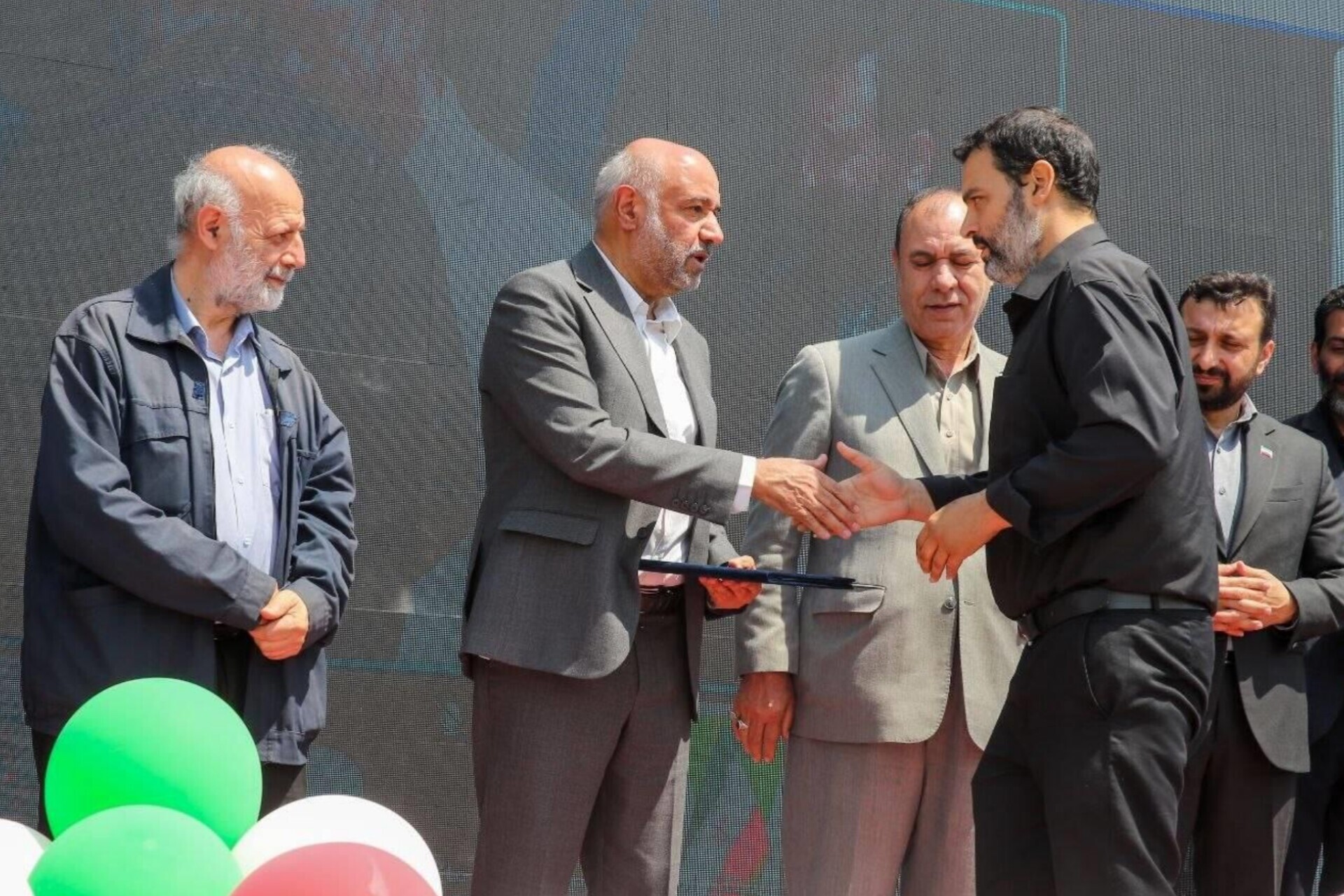 کارگران ایرانی تسلیم خواسته‌های دشمنان نمی‌شوند