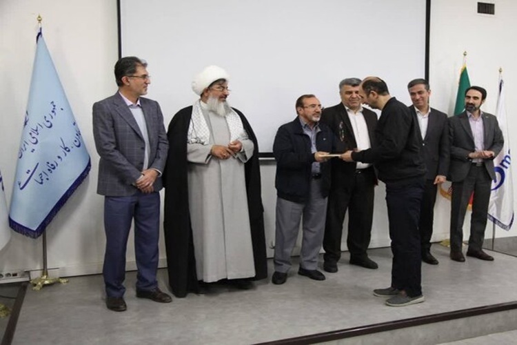 تجلیل از کارگران نمونه البرز