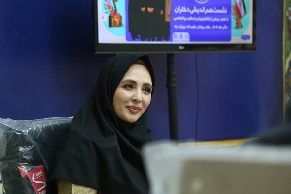 عاطفه عربی، روانشناس و پژوهشگر حوزه سلامت