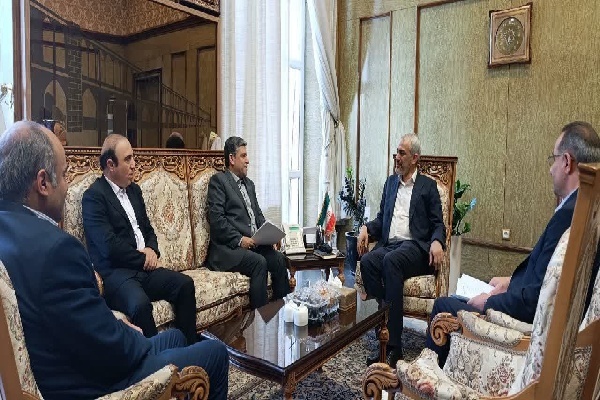 دیدار سیدعلی مدنی‌زاده، وزیر امور اقتصادی و دارایی با استاندار اردبیل